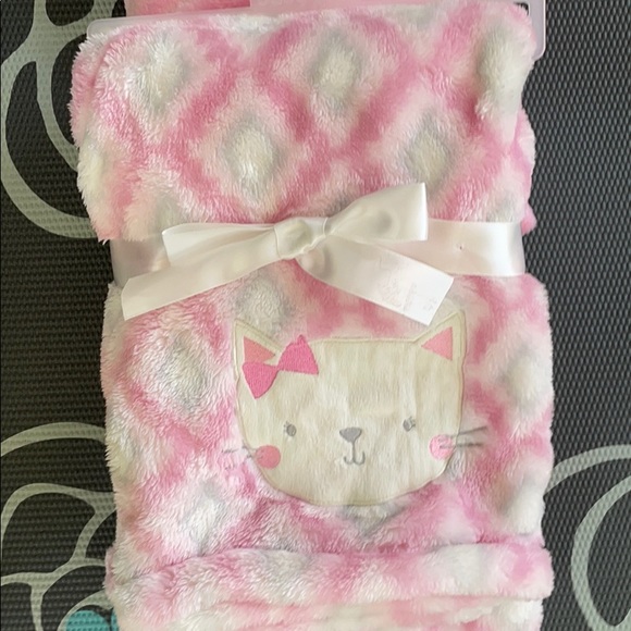 🌻2 new soft blankets🌻 - Picture 2 of 3